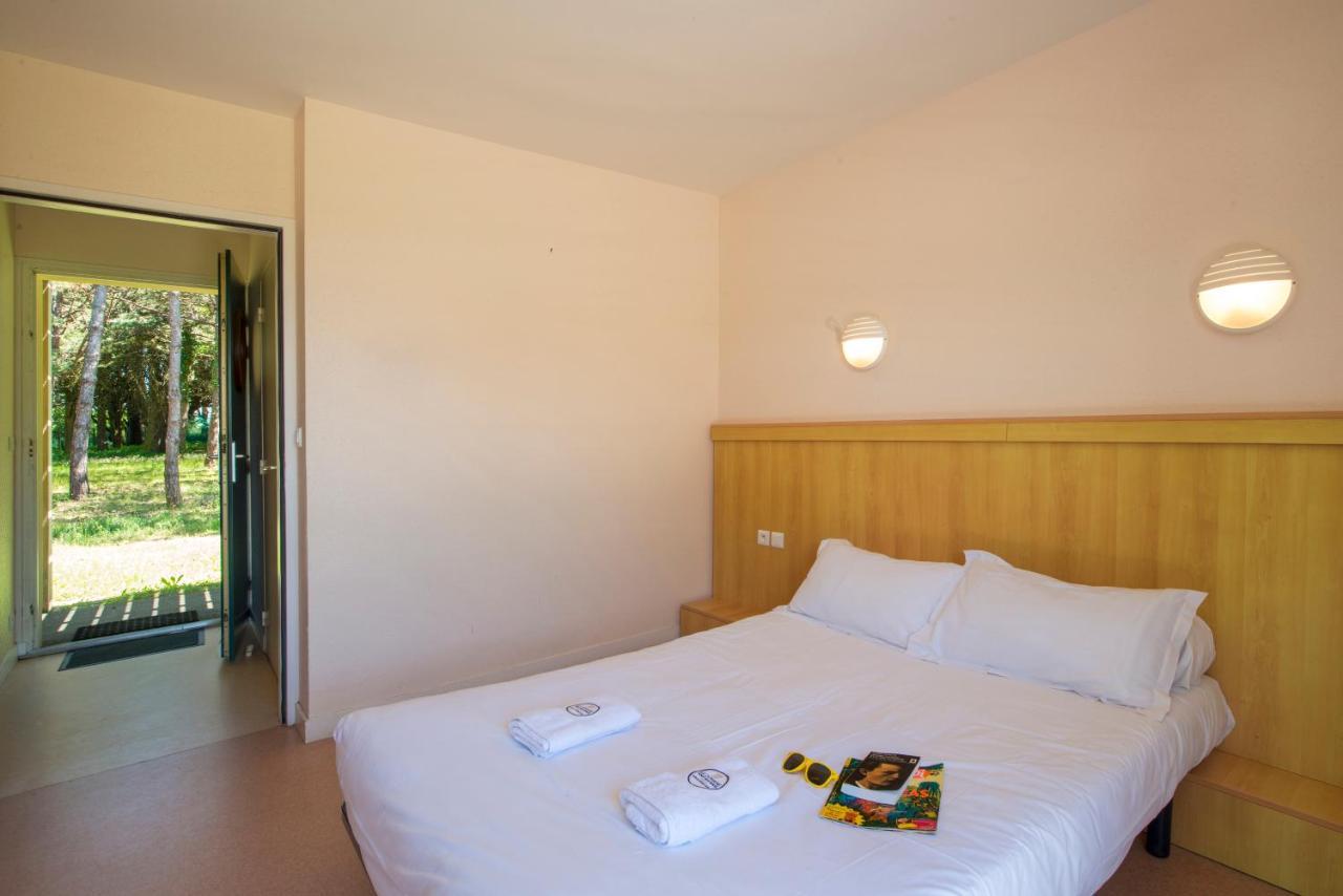 Hotel-Club Et Locations Domaine De Port Aux Rocs เลอครัวซิก ภายนอก รูปภาพ